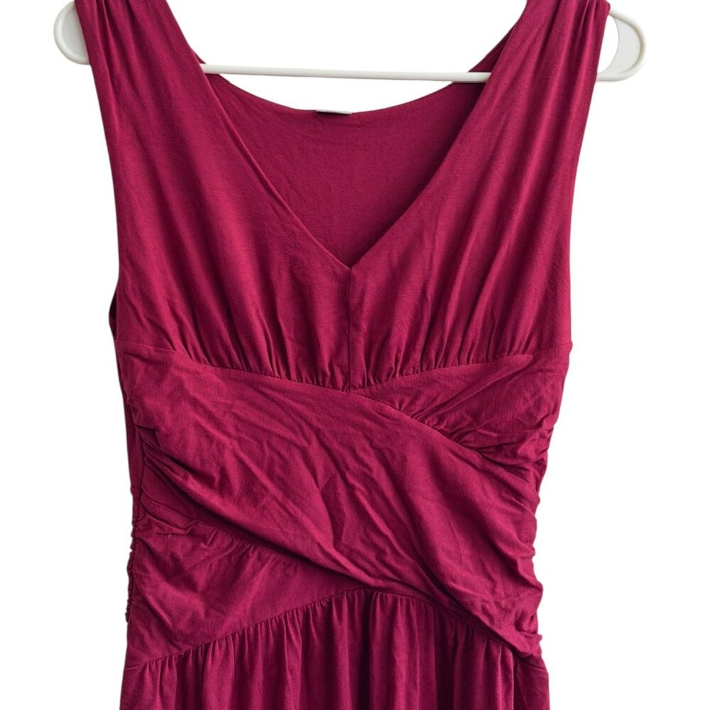 Sleveless V-Neck Red Dress - Picture 5 of 8